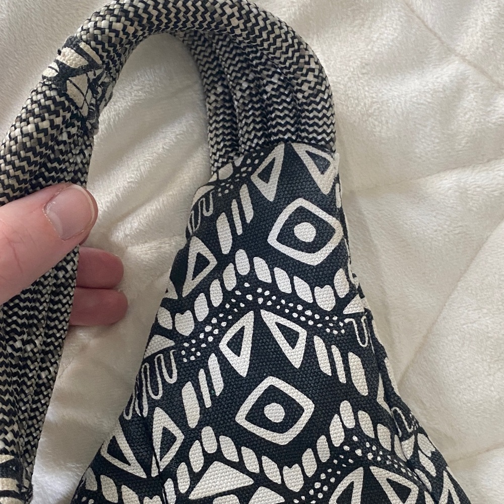 Kavu Black and White Geometric Patterned Rope Sling Bag - Picture 12 of 12
